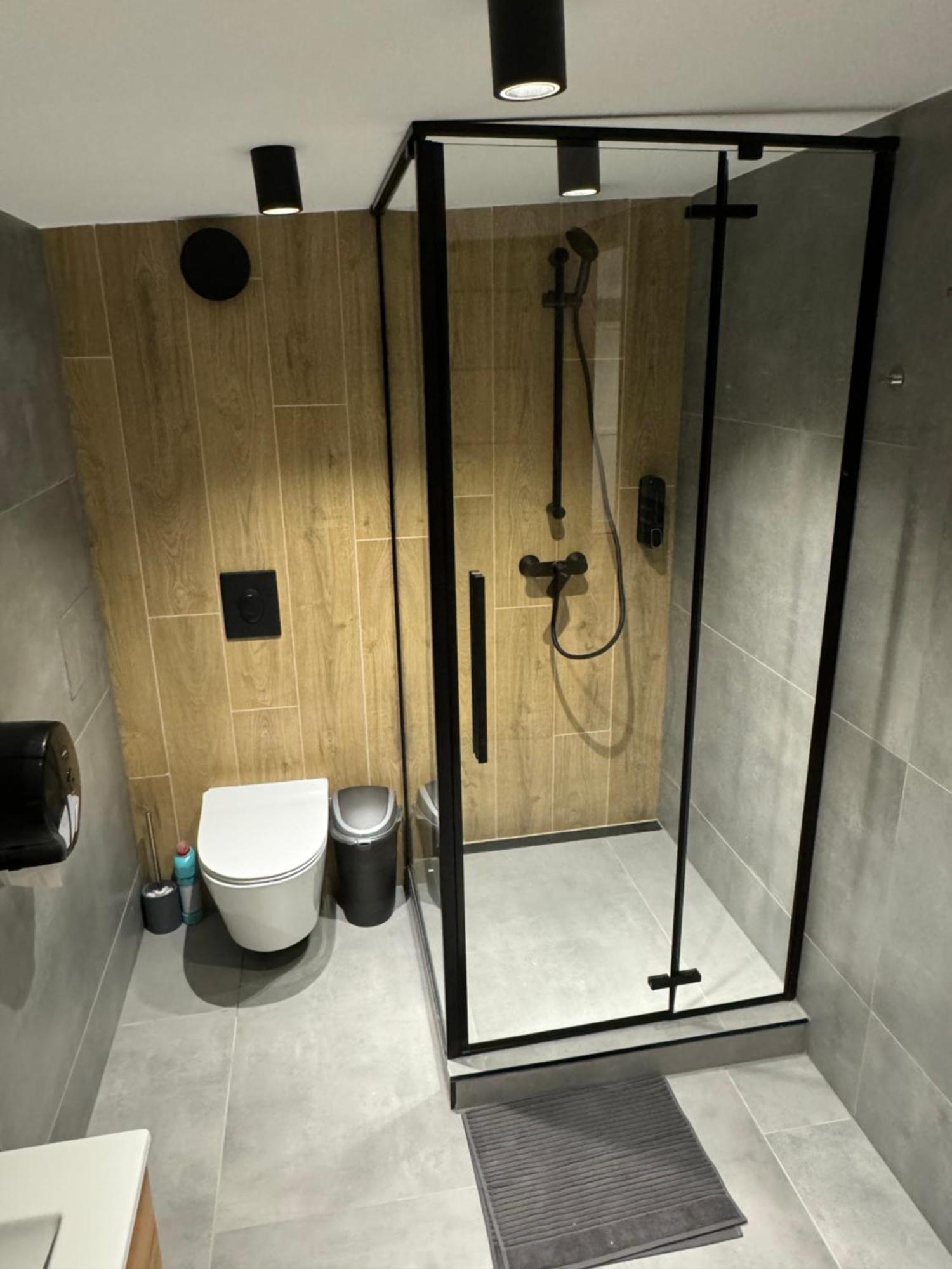 Gray Apartment 24H - Parking On The Street كاتوفيتسه المظهر الخارجي الصورة